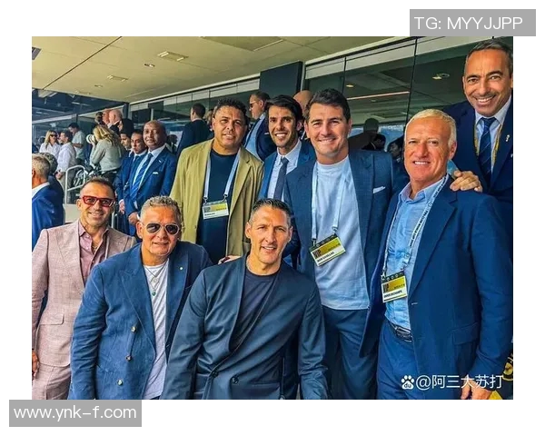 外国明星热议足球巨星背后的故事与影响力分析